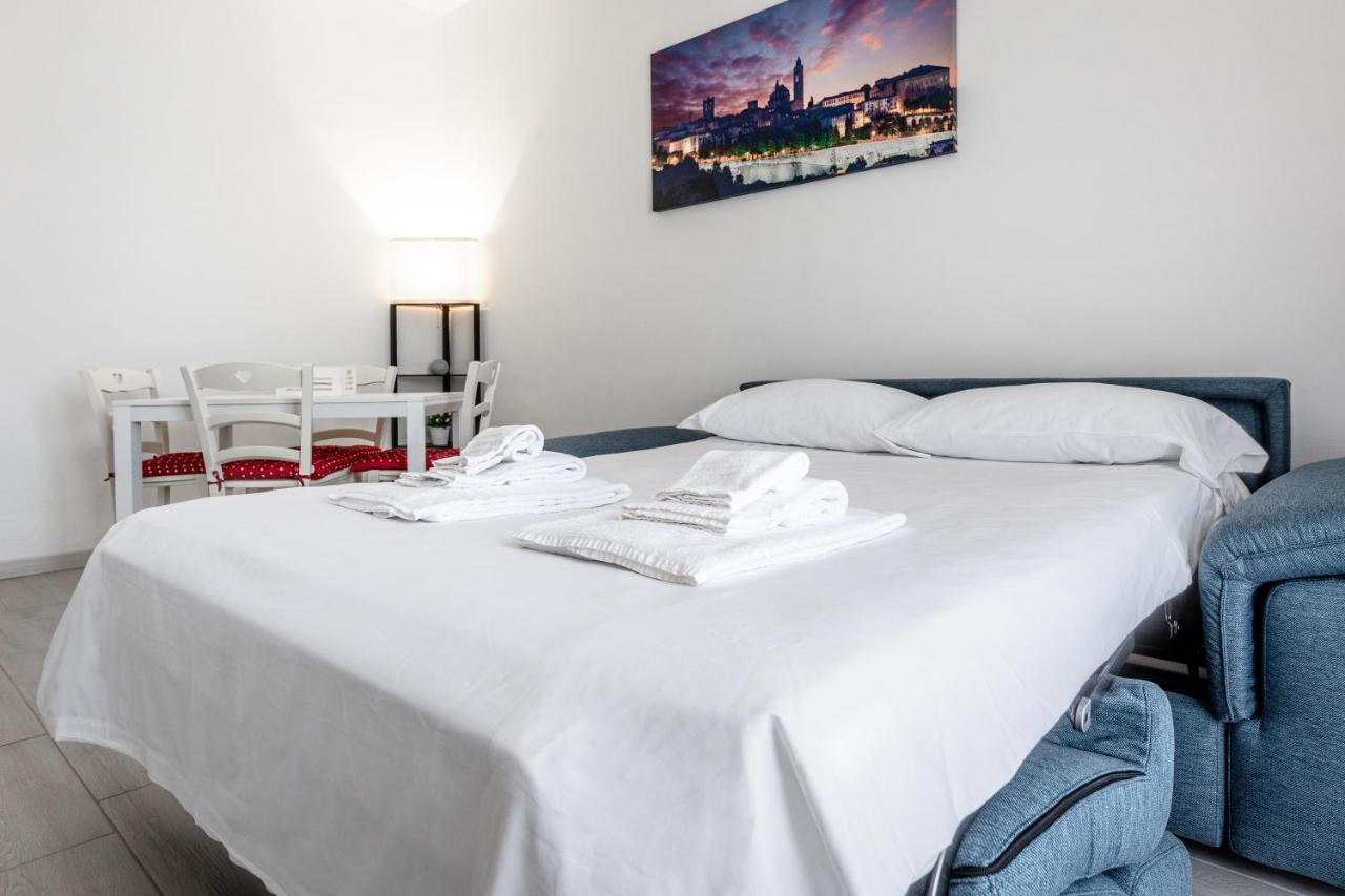 House Near Train StationA/C Apartment Сериате Екстериор снимка
